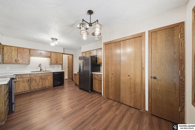 3207 W 16th Street, Grand Island, NE 68803