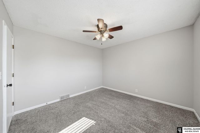 3207 W 16th Street, Grand Island, NE 68803