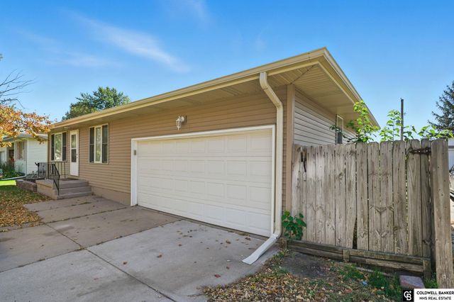 3207 W 16th Street, Grand Island, NE 68803