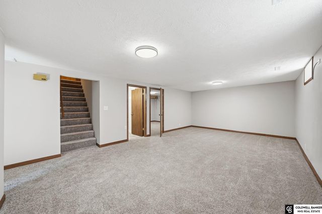 3207 W 16th Street, Grand Island, NE 68803