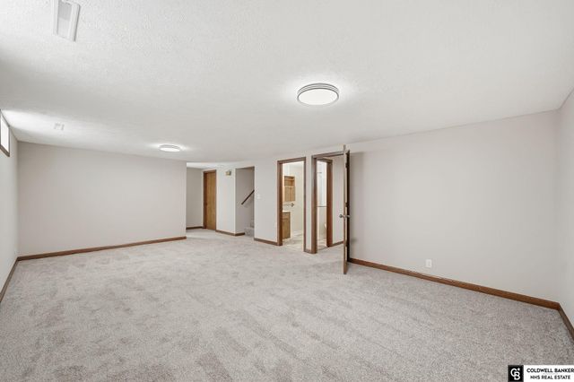 3207 W 16th Street, Grand Island, NE 68803