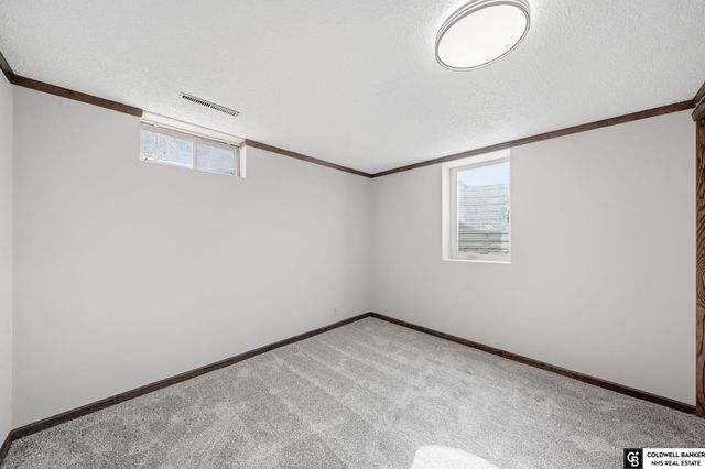 3207 W 16th Street, Grand Island, NE 68803