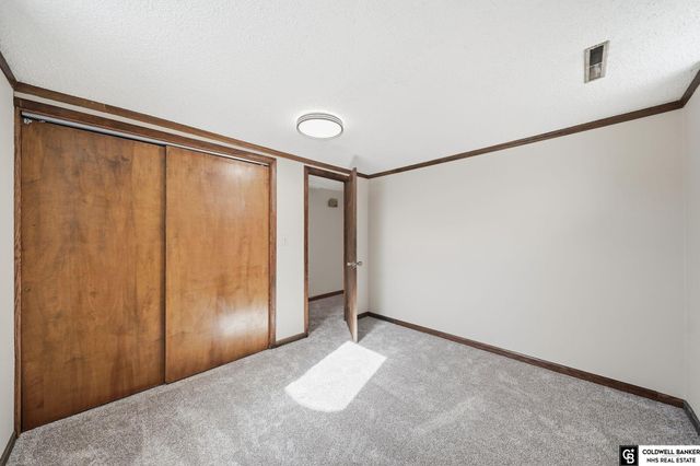 3207 W 16th Street, Grand Island, NE 68803