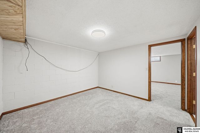 3207 W 16th Street, Grand Island, NE 68803