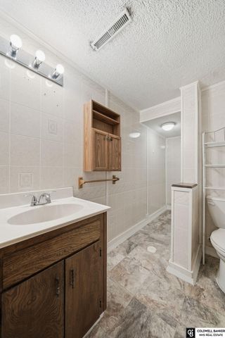 3207 W 16th Street, Grand Island, NE 68803