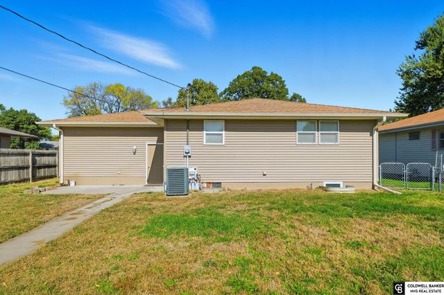 3207 W 16th Street, Grand Island, NE 68803