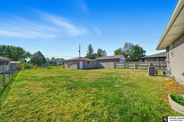 3207 W 16th Street, Grand Island, NE 68803