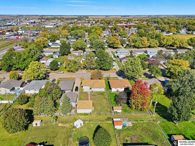 3207 W 16th Street, Grand Island, NE 68803