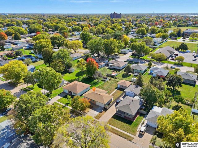 3207 W 16th Street, Grand Island, NE 68803