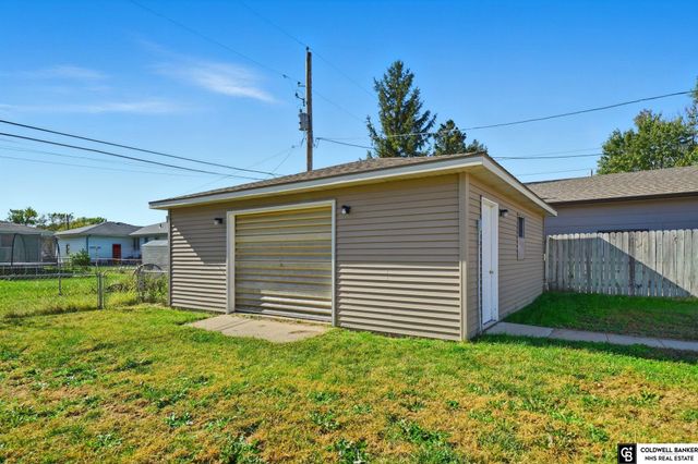 3207 W 16th Street, Grand Island, NE 68803