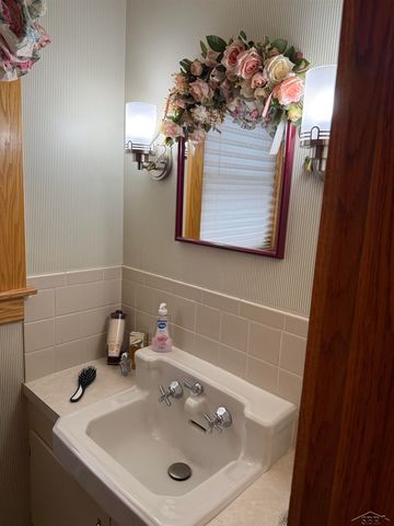 1650 Brockway Street, Saginaw, MI 48602