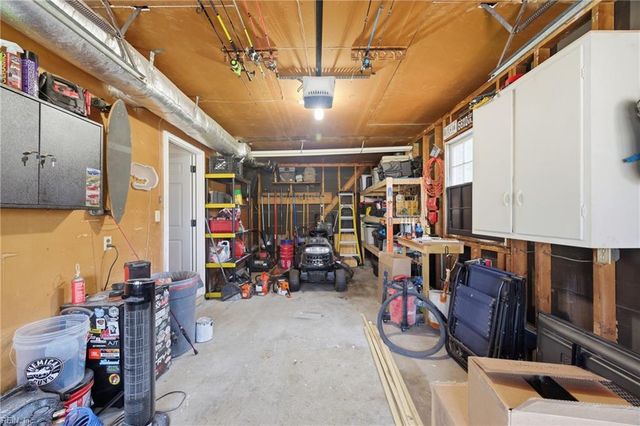 33 Southwind DR, Hampton, VA 23669