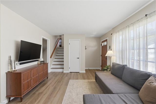 33 Southwind DR, Hampton, VA 23669