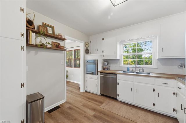 33 Southwind DR, Hampton, VA 23669