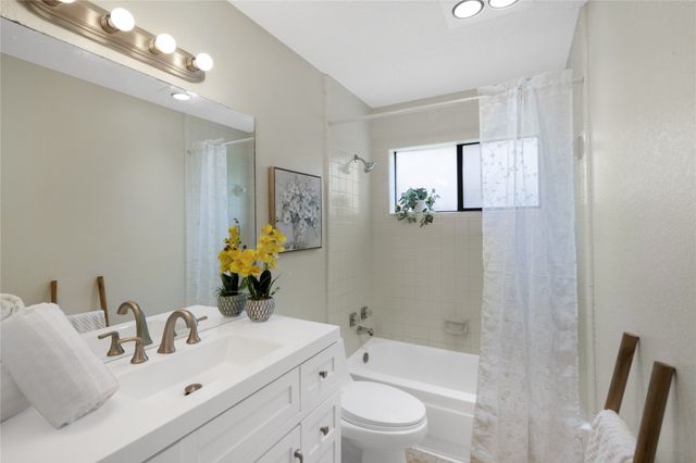 7017 Seascape Drive, Rowlett, TX 75088