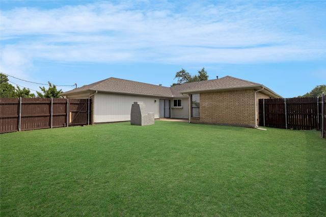 7017 Seascape Drive, Rowlett, TX 75088