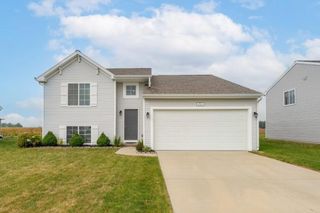 1710 Burr Pond Lane, Vicksburg, MI 49097