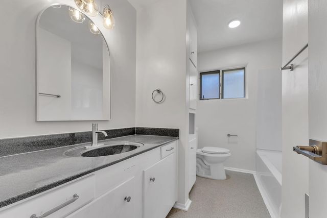 3101 Carolina Street NE, Albuquerque, NM 87110