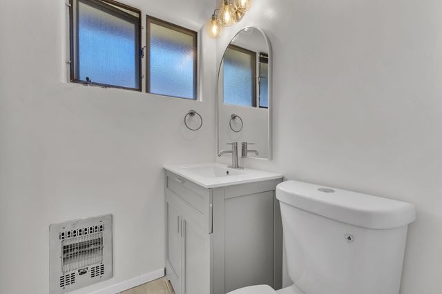 3101 Carolina Street NE, Albuquerque, NM 87110