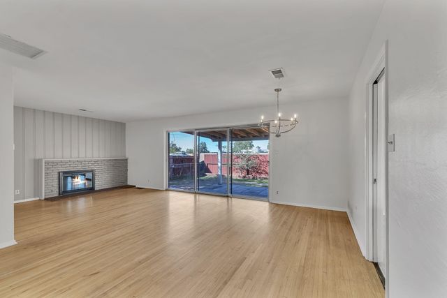 3101 Carolina Street NE, Albuquerque, NM 87110