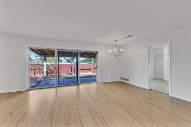 3101 Carolina Street NE, Albuquerque, NM 87110