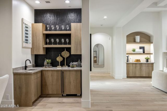 9905 N 78TH Place, Scottsdale, AZ 85258