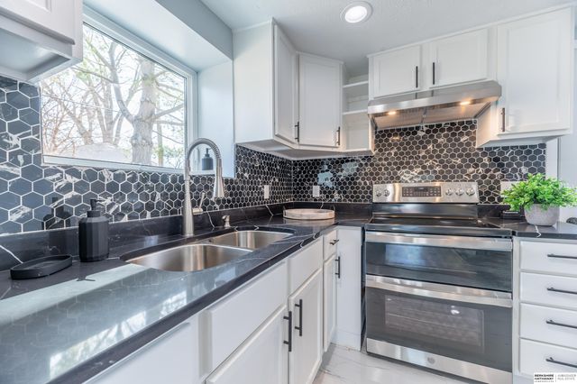 4251 D Street, Omaha, NE 68107