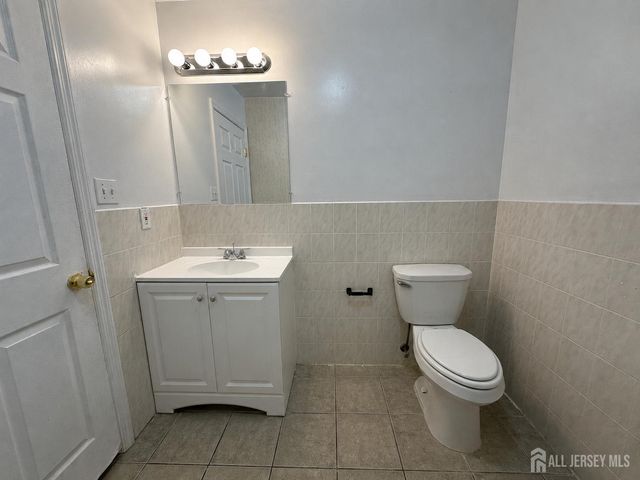 111 Harris Avenue 4, Middlesex, NJ 08846