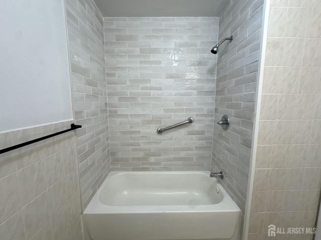 111 Harris Avenue 4, Middlesex, NJ 08846