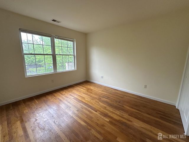 111 Harris Avenue 4, Middlesex, NJ 08846