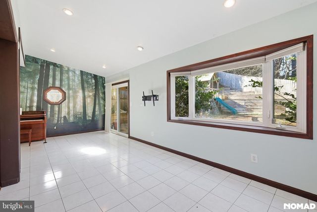 303 MANSFIELD RD, Silver Spring, MD 20910