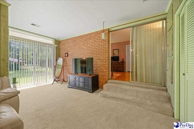 506 Gregory St, Timmonsville, SC 29161