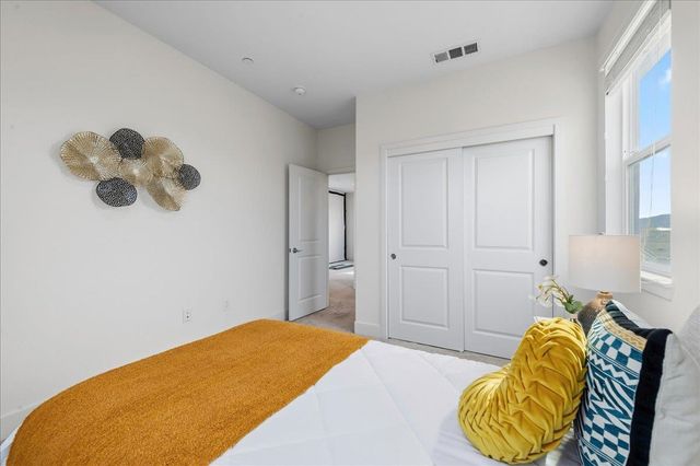 4052 Knightstown St, Dublin, CA 94568