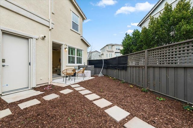 4052 Knightstown St, Dublin, CA 94568