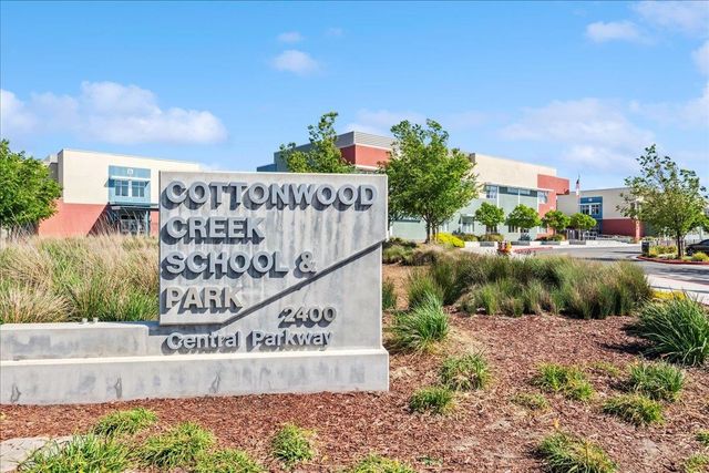 4052 Knightstown St, Dublin, CA 94568