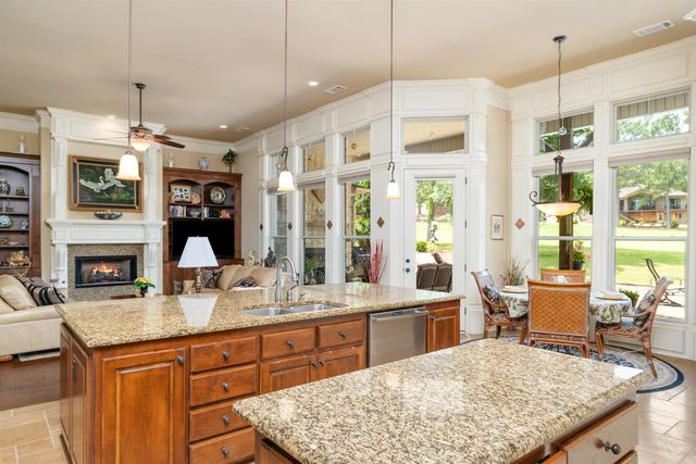 26 Manzanares Drive, Hot Springs Village, AR 71909