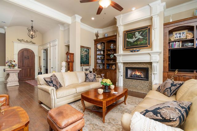 26 Manzanares Drive, Hot Springs Village, AR 71909