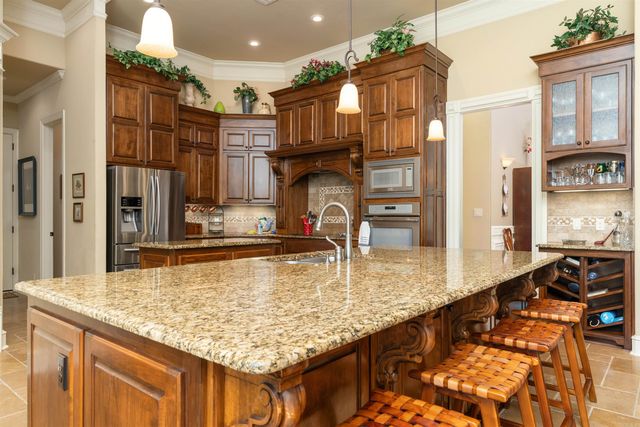 26 Manzanares Drive, Hot Springs Village, AR 71909