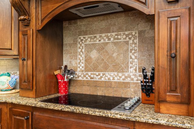 26 Manzanares Drive, Hot Springs Village, AR 71909