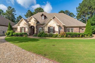 26 Manzanares Drive, Hot Springs Village, AR 71909
