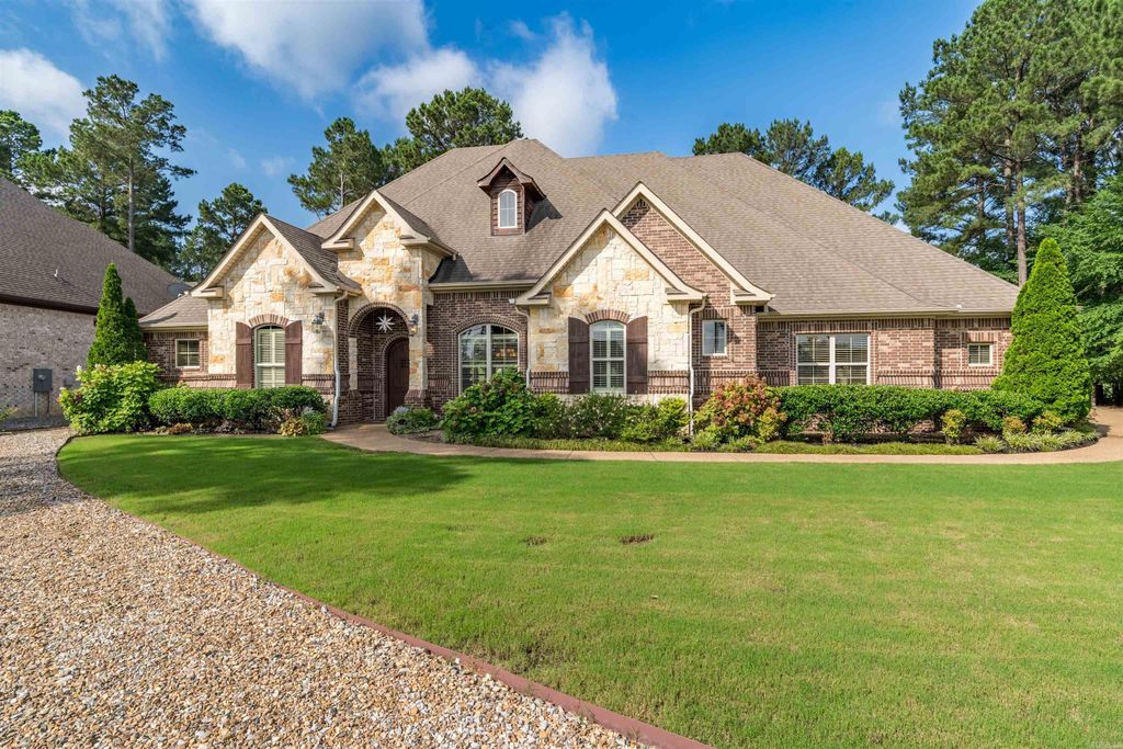 26 Manzanares Drive, Hot Springs Village, AR 71909