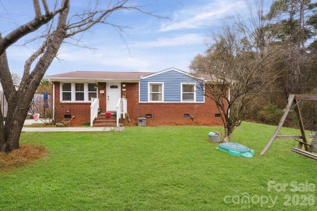 121 Morris Avenue, Mount Holly, NC 28120