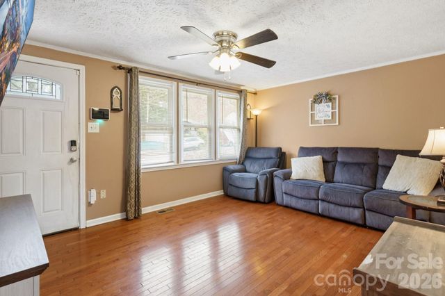 121 Morris Avenue, Mount Holly, NC 28120