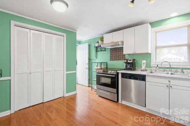 121 Morris Avenue, Mount Holly, NC 28120