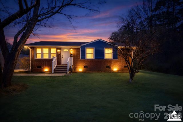 121 Morris Avenue, Mount Holly, NC 28120