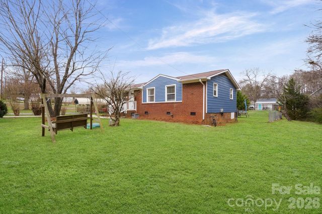 121 Morris Avenue, Mount Holly, NC 28120