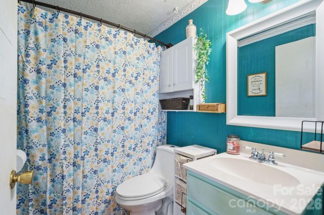 121 Morris Avenue, Mount Holly, NC 28120