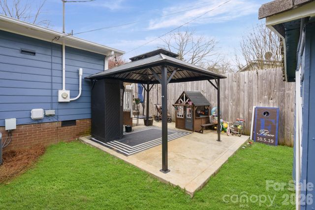 121 Morris Avenue, Mount Holly, NC 28120