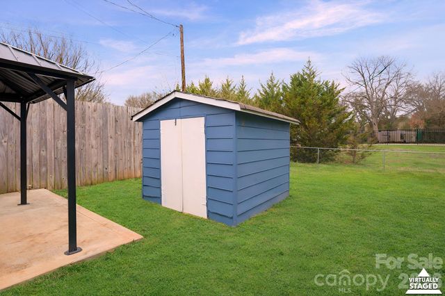 121 Morris Avenue, Mount Holly, NC 28120