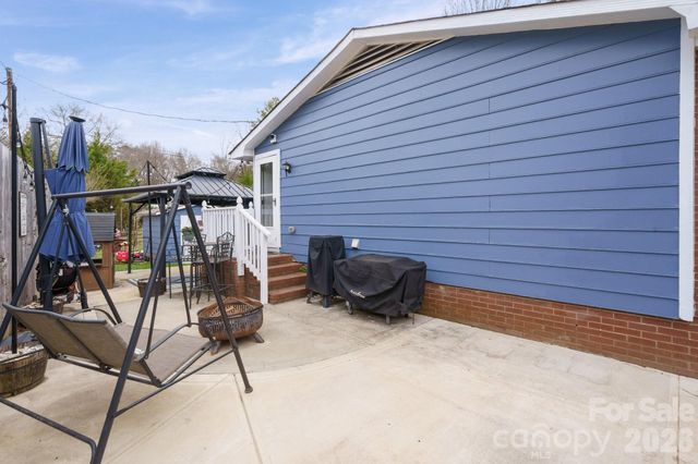 121 Morris Avenue, Mount Holly, NC 28120